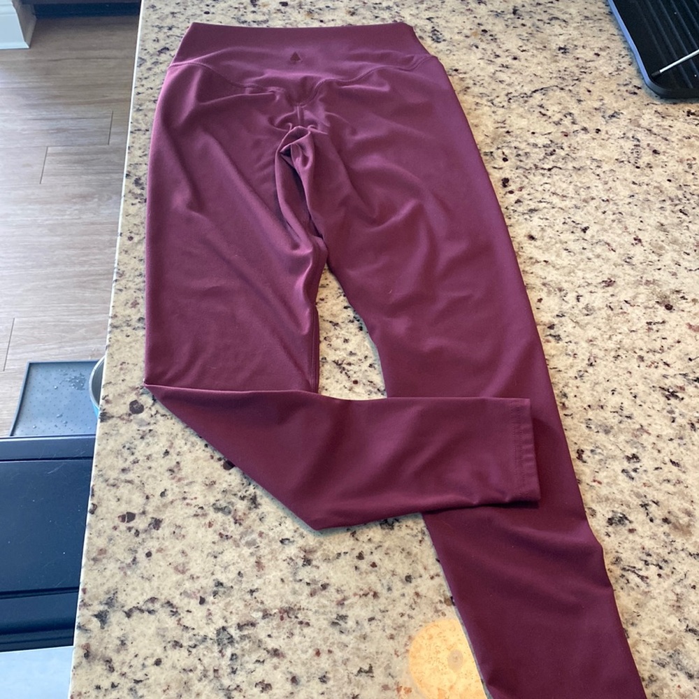 The Cloud Pant - Amethyst from balance athletica size medium.